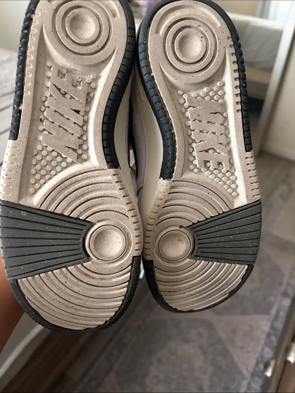 Nike White and Black Women's Low-Top Sneakers